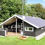Tranquil Retreat In Mommark - By Traum * Vibøge