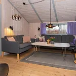 Tranquil Retreat In Mommark - By Traum